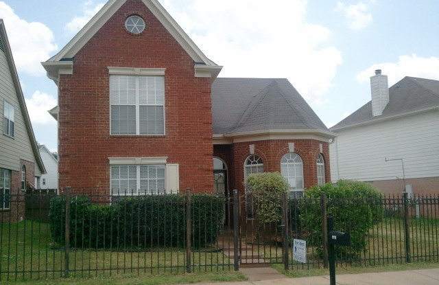 Available Now! - 2178 Berry Bush Lane, Memphis, TN 38016