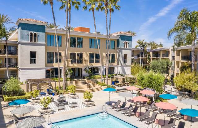 Photo of The Plaza at Sherman Oaks