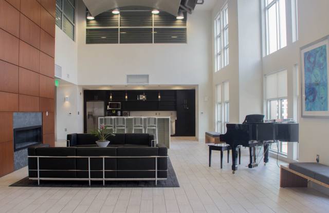 Photo of Metro Crossing