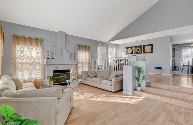 7834 W Gilmore Avenue