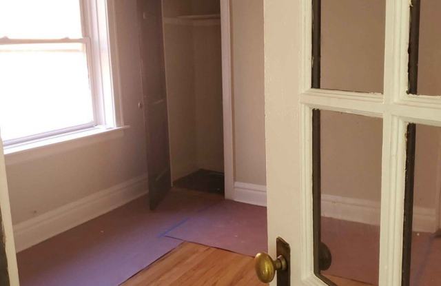 7812 S Laflin Street