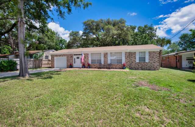 Photo of Fully Furnished Home Just Outside NAS Pensacola Available Now!