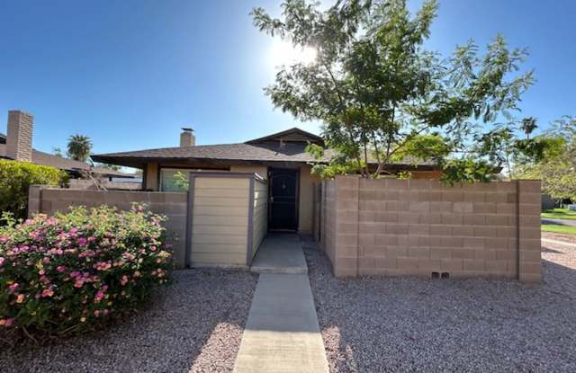 Photo of 1634 W Village Way, Tempe, AZ 85282