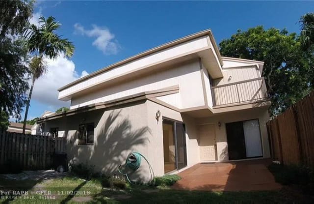 632 Commodore Dr - 632 Commodore Drive, Plantation, FL 33325