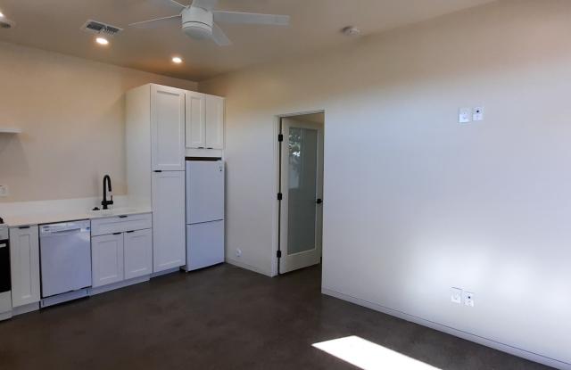 1027 East McKinley Street - Unit A