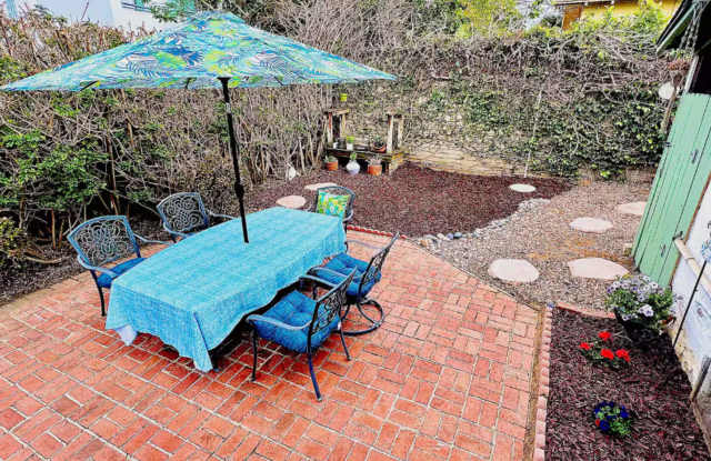 Coastal Charm in the Heart of Encinitas – 2 Bed, 1 Bath Avail 12/1