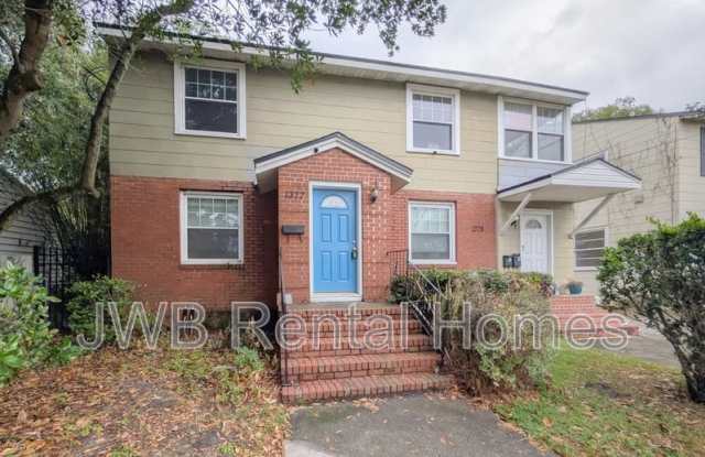 Photo of 1377 Ingleside Ave