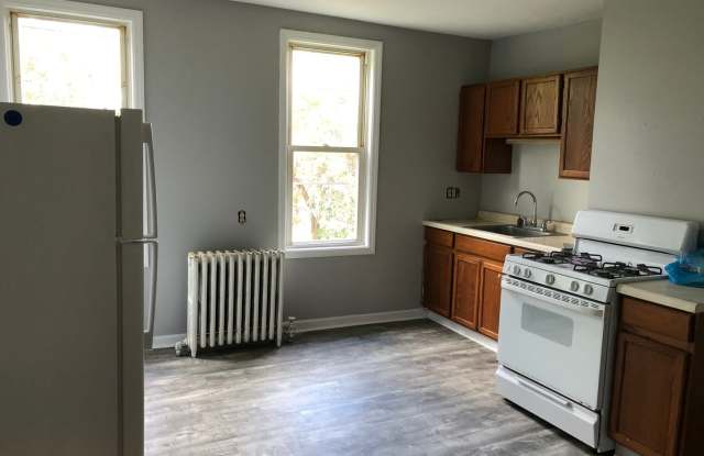 Carnegie - 2 BR First Floor Apartment, Laminate Floors, Utilities Included - 318 Boroview Avenue, Allegheny County, PA 15106