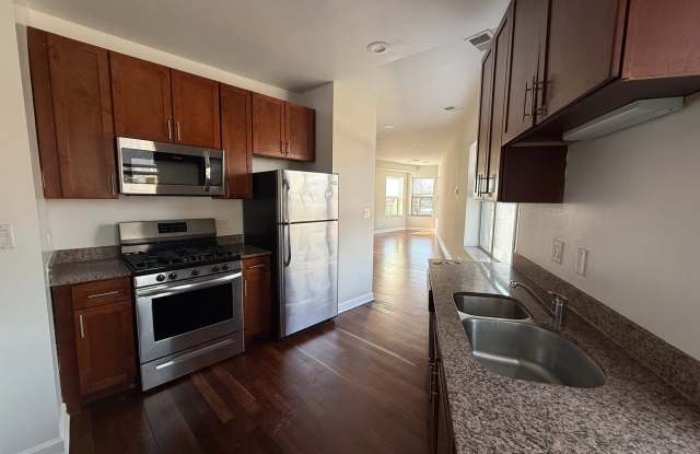 2048 West Touhy Avenue