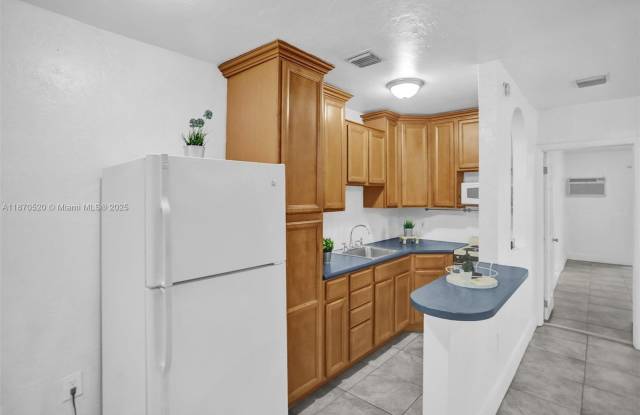 Photo of 1860 Venice Park Dr