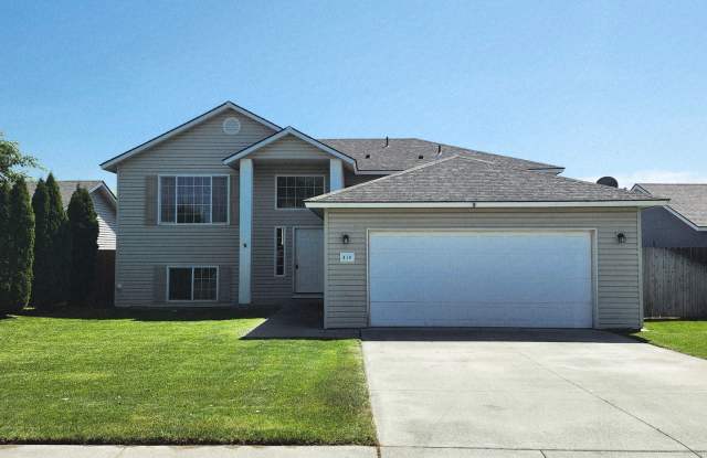 Photo of 419 N Arbutus Ave