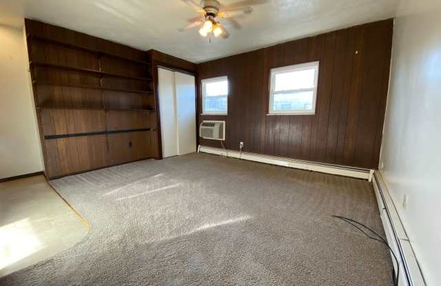 Super Studio Apartment close to Pitt! Great Deal! Call Today!