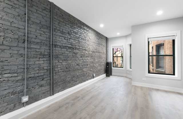 7738 N Eastlake Terrace