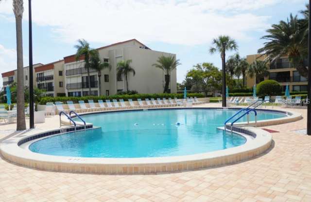 865 S Gulfview Blvd Apt 311