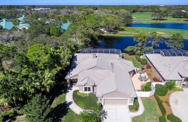 AVAILABLE May 1- 0CT 31ST .FURNISHED/SEASONAL.  3/2 POOL HOME IN ROSEDALE!