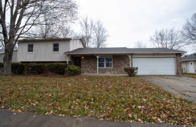 4 Bed 2.5 Bath House - 2608 Burrwood Drive, Columbia, MO 65203