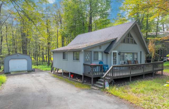 Photo of 1520 Lake Lane