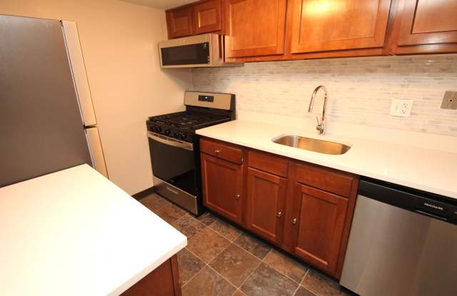 5520 LIBRARY ROADAPARTMENT 101