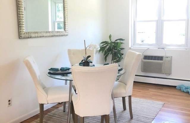 88 Emerson Gardens Rd