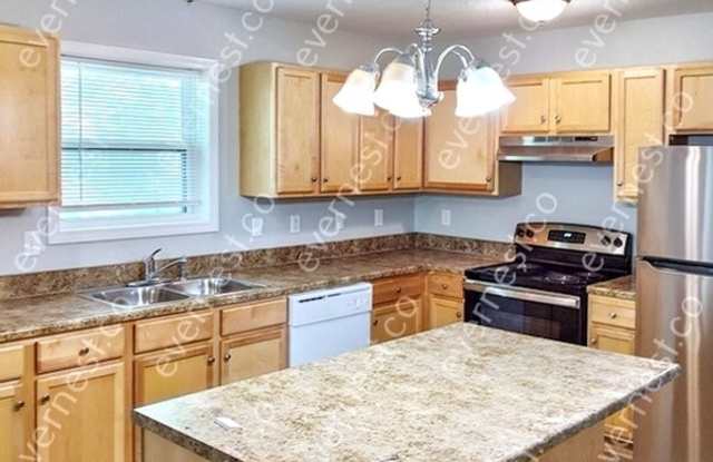 4900 East 39th Street