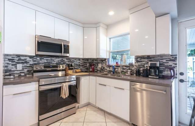 1820 Hillcrest Avenue, Lake Worth Beach, FL 33461