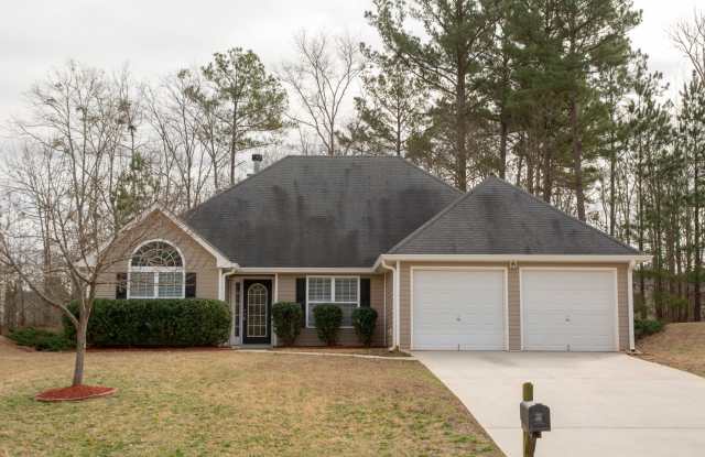 Charming 4BR / 3BA in Locust Grove!