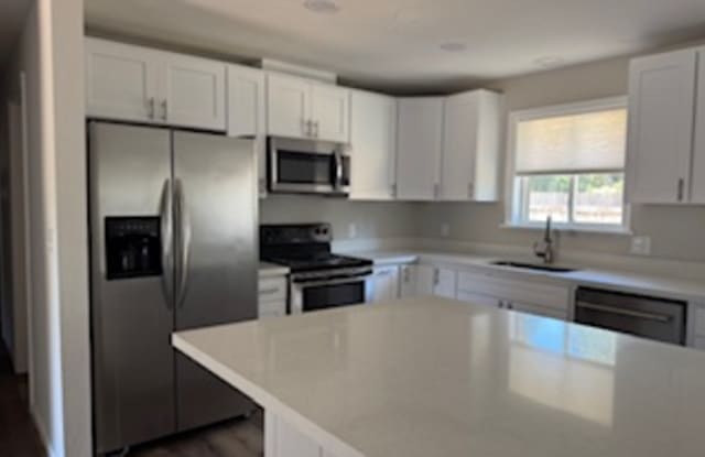 10422 Ainsworth Ave S