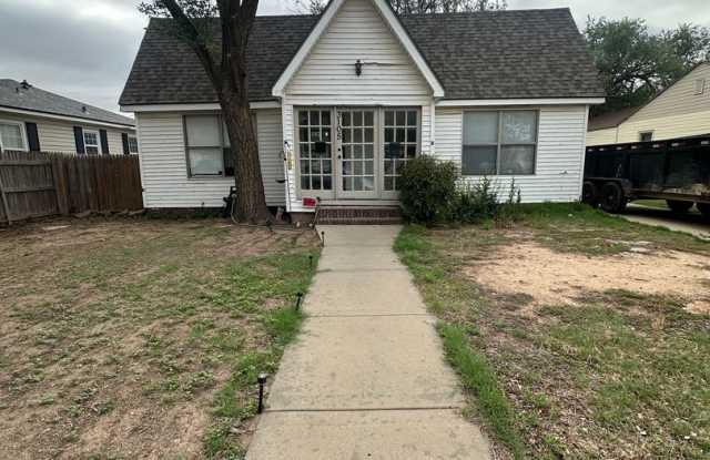 3105 S Harrison- Duplex