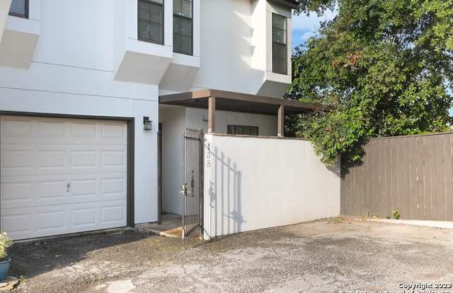 138 GROVE PL