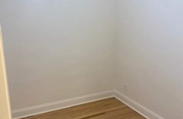 NEW Kitchen and Bath - Amazing Studio with Private Sleeping Space (see video)