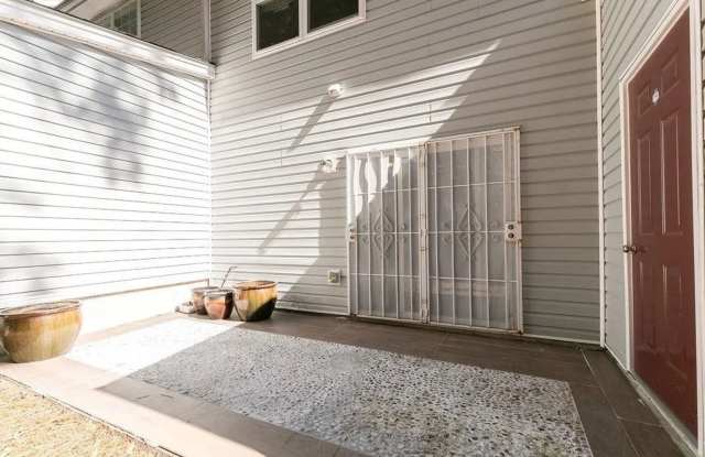 Room in 3 Bedroom Home at Austin Park Cir