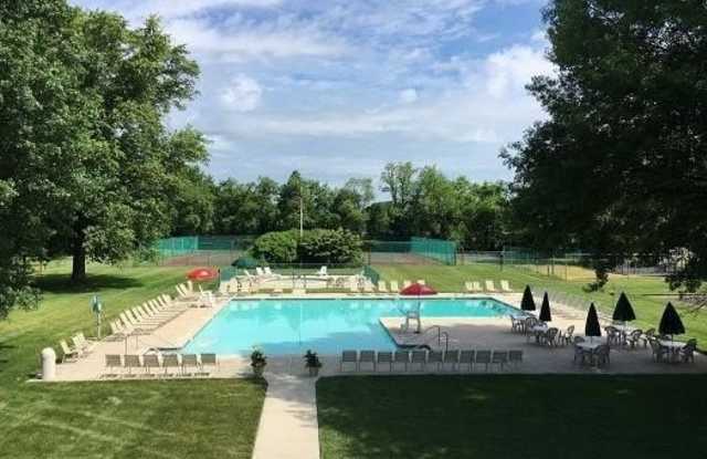 59 Stonehurst Boulevard unit: B