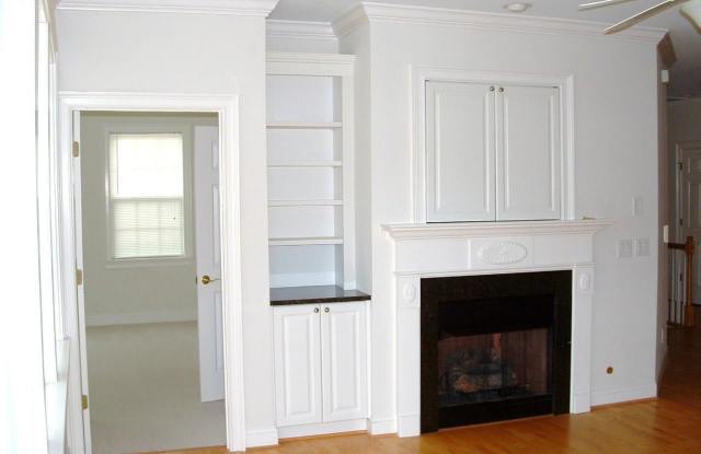 300 Flowering Peach Court unit: 204