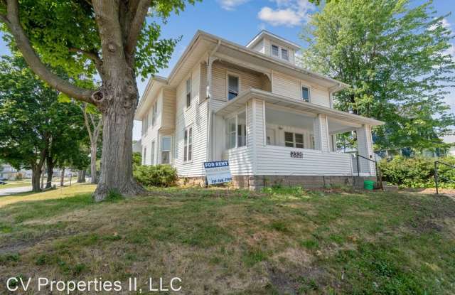 2321 Iowa Street