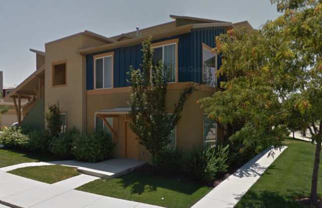 11303 S River Heights Dr