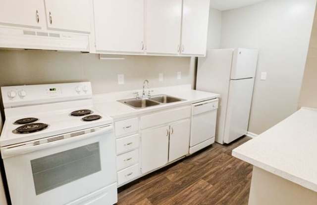 2006 Northlake Parkway