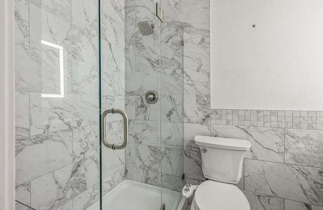 24311 Canyon Lake Dr N