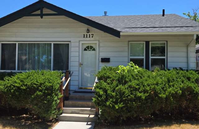 3 Bedroom 2 Bathroom Home Near FE Warren & Frontier Park