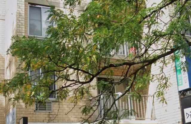 35-20 Union St