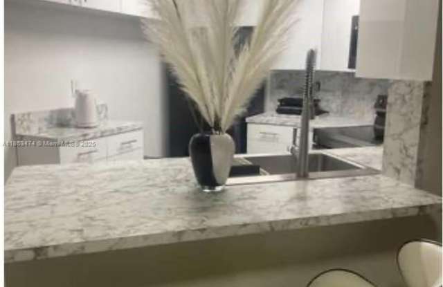 9715 Fontainebleau Blvd