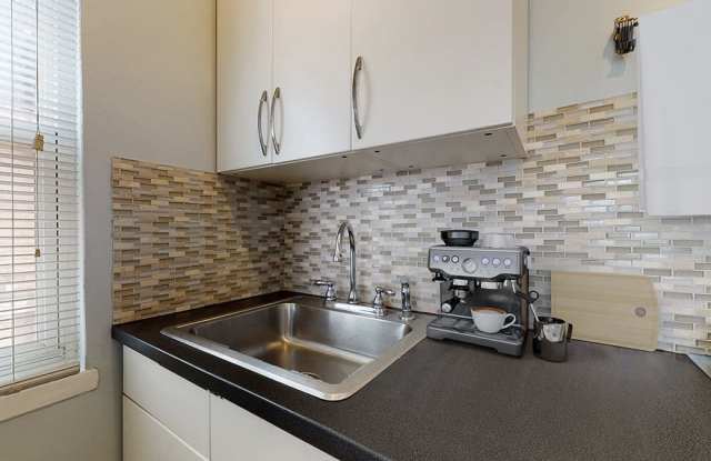 285 S Lincoln Street