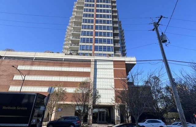 Photo of 1600 S PRAIRIE Avenue