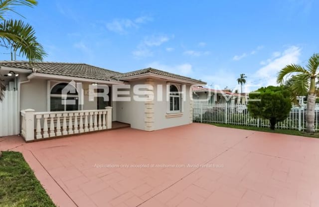 6746 Southwest 15th Street