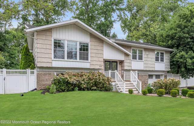 Photo of 1802 Holbrook Street