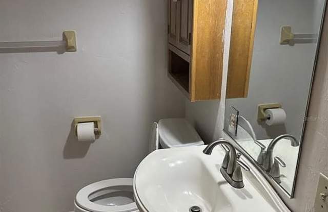 Photo of 2145 Ne 45th Ave