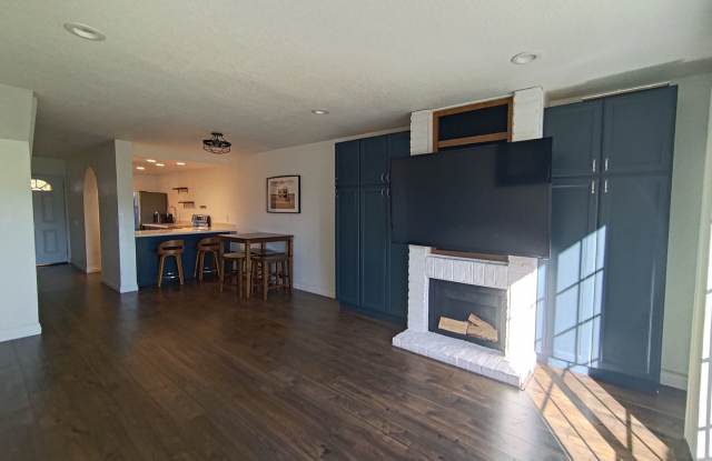 Bright and Remodeled 2 Bed 2.5 Bath Townhome Next to USD Campus!