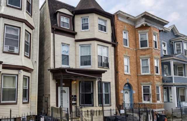 139 CLIFTON AVE