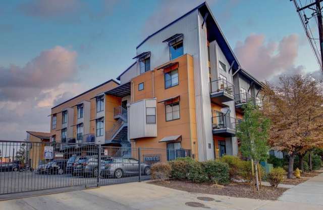 Photo of 2 Bedroom Condo in Denver