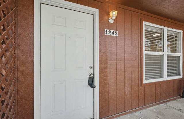 1241-1247 W Sunset Dr