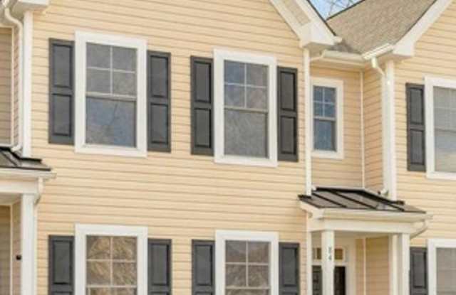 Two story townhouse w/ 3 bedrooms,2.5 baths - 84 Augies Alley, Fluvanna County, VA 22963